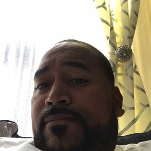 Meet your Posher, Carlos